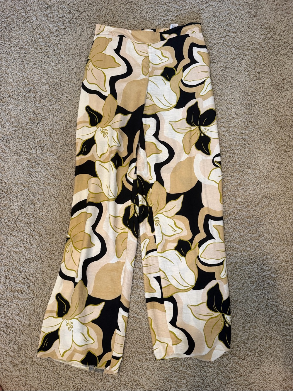 Zara Floral Wide Leg Pants in Beige, Black and White